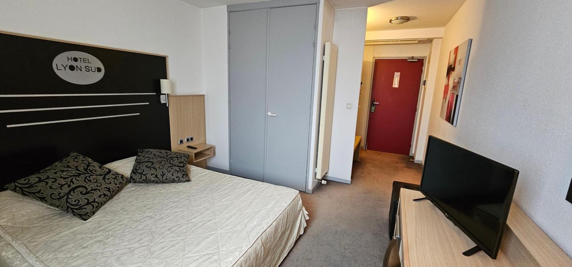 Hotel Lyon Sud, Pierre Benite, St Genis Laval ภายนอก รูปภาพ