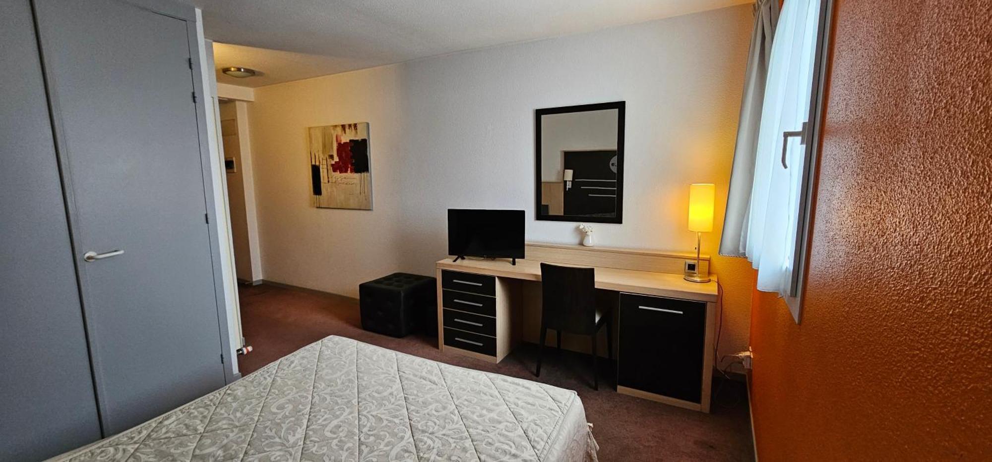 Hotel Lyon Sud, Pierre Benite, St Genis Laval ภายนอก รูปภาพ