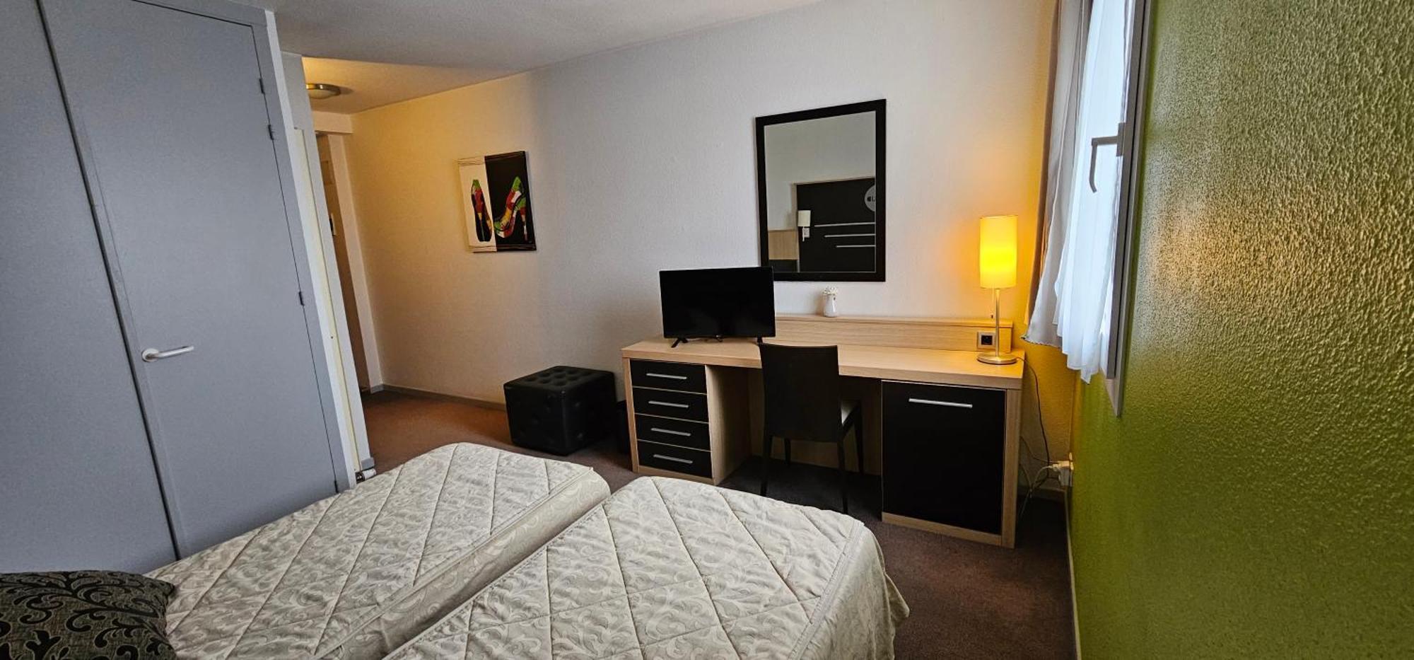 Hotel Lyon Sud, Pierre Benite, St Genis Laval ภายนอก รูปภาพ