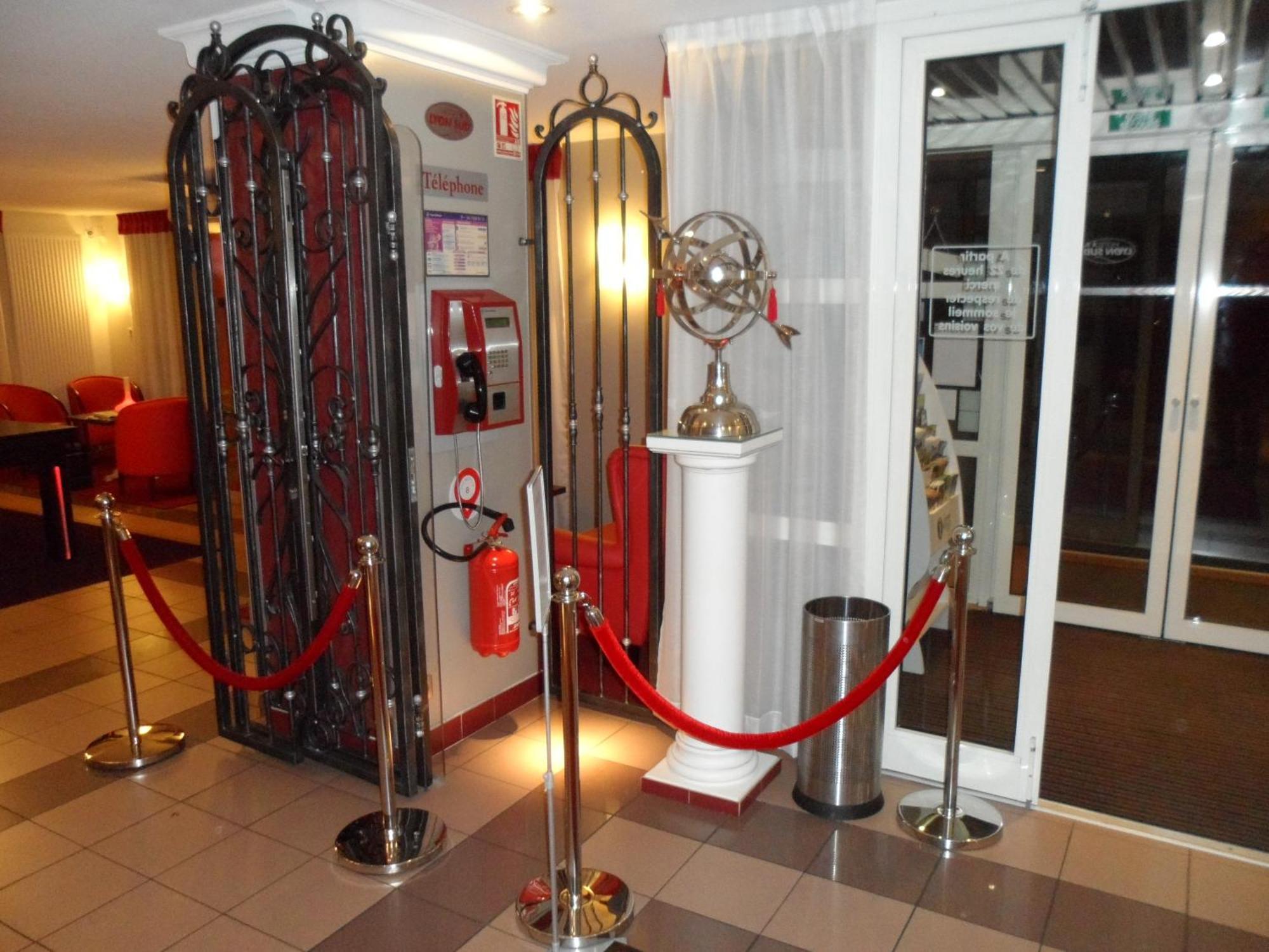 Hotel Lyon Sud, Pierre Benite, St Genis Laval ภายนอก รูปภาพ